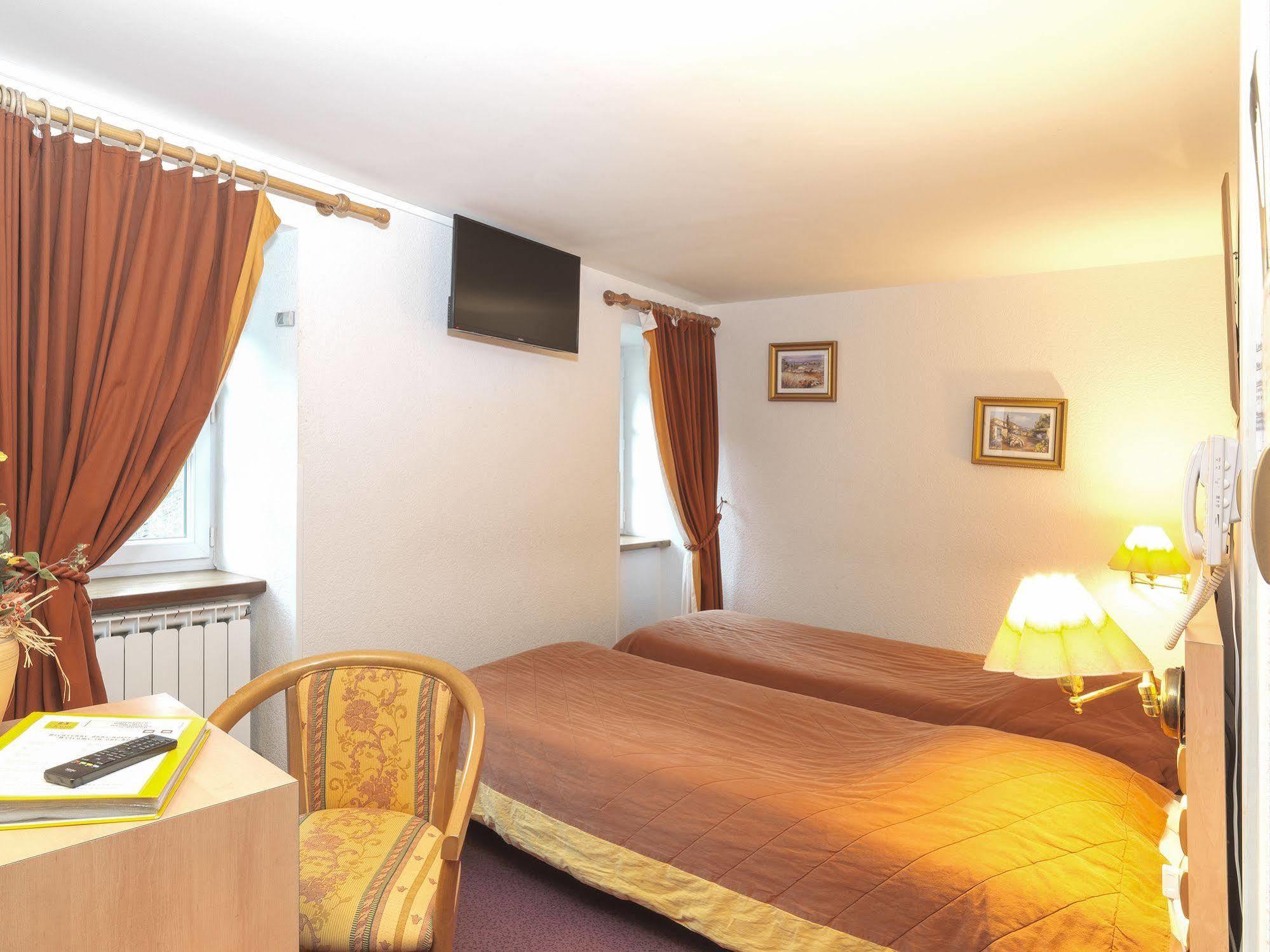 Auberge De L'Isard Saint-Denis  Dış mekan fotoğraf